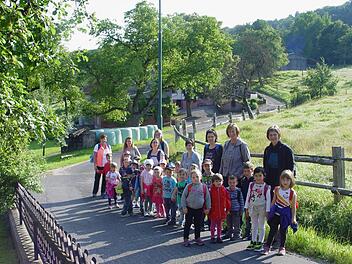 Auf den Weg zum Volkersberg begab sich der Nachwuchs des Kindergartens "Kleine Riesen". Foto: Brigitta Kempe-Wolf