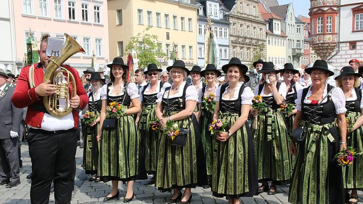 Die Damen der SG Coburg beim Schützenauszug am SamstagWolfgang Desombre