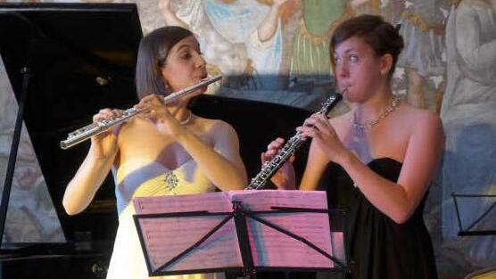Shantala Vallentin (links) und Carolina Nees (Flöte und Oboe)