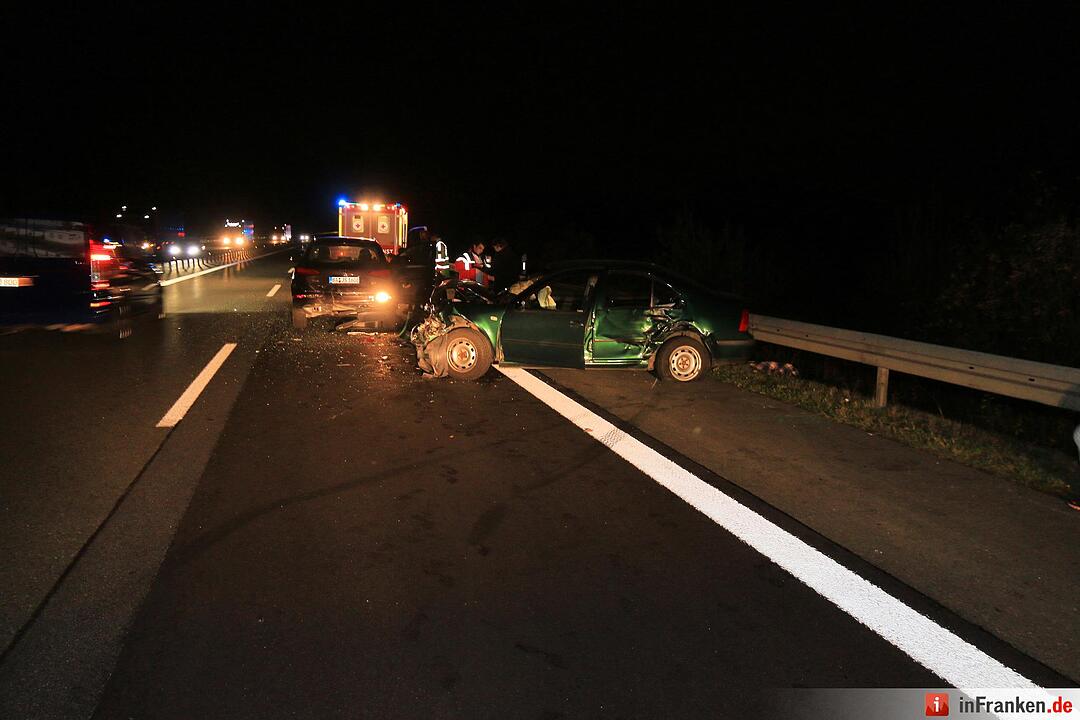 Sessel auf A73 sorgt für Unfall