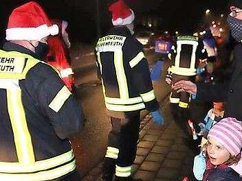In der Damaschkestraße wurde die Mannschaft der Bubenreuther Feuerwehr von den Kindern mit großen Augen erwartet. Foto: privat