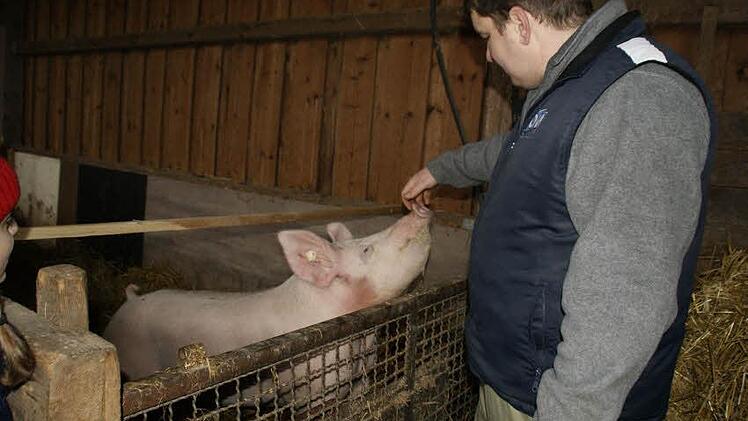 Was passiert eigentlich so auf einem Bauernhof? Alexander Leicht, Vorsitzender des Fördervereins der Grundschule Rauhenebrach, beantwortete Fragen.