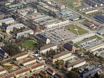 In der Mitte des Fotos ist das Gelände des ehemaligen Deutsch-Amerikanischen-Volksfestes zu sehen. Luftaufnahme: Ronald Rinklef