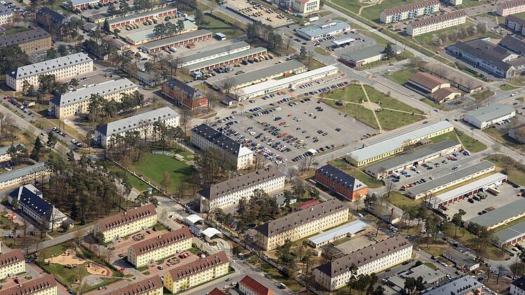 In der Mitte des Fotos ist das Gelände des ehemaligen Deutsch-Amerikanischen-Volksfestes zu sehen. Luftaufnahme: Ronald Rinklef