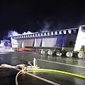 Nach einem Schwertransporter-Unfall auf der A9 wurde der Sattelzug von einer Fachfirma geborgen. Foto: Fricke/News5