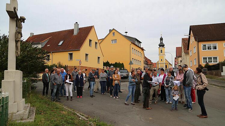 Das Interesse am Ortstermin war groß. Foto: Franz Galster