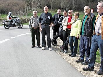 Einige der Anwohner an der Straße Richtung Aufseß  Foto: Carmen Schwind