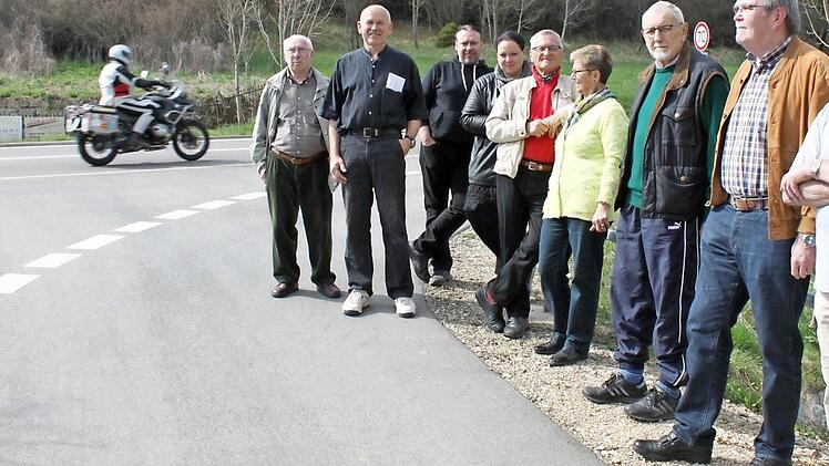 Einige der Anwohner an der Straße Richtung Aufseß  Foto: Carmen Schwind