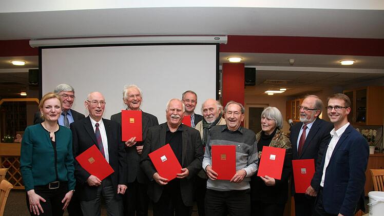 Ehrungen standen bei der SPD Bad Kissingen an (von links):  Marietta Eder, Hans Bierwirth, Uwe Schur, Friedrich Rumscheidt, Wolfgang Görner, Bernd Czelustek, Hans Lickel, Dieter Heider, Heidi Andriessens, Dietrich Försch und Tobias Schneider. Foto: Thomas Menz