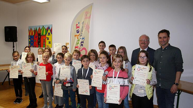 Neue Bachelor-Absolventen Foto: Sabine Nuber