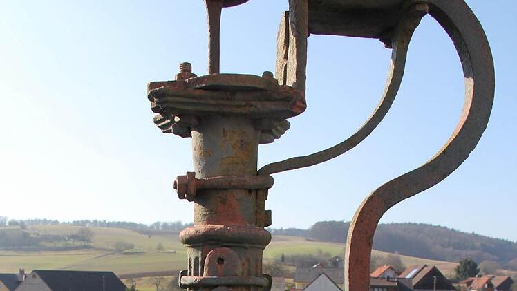Ein alter Brunnen in Windheim. Wie wird Brunnenwasser künftig abwassertechnisch berechnet? Das war eine zentrale Frage bei der Bürgerversammlung. Fotos: Gerd Schaar