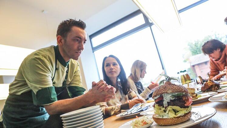 Impressionen vom Oberfranken-Burger-Wettbewerb im Kulmbacher Mupäz Foto: Barbara Herbst