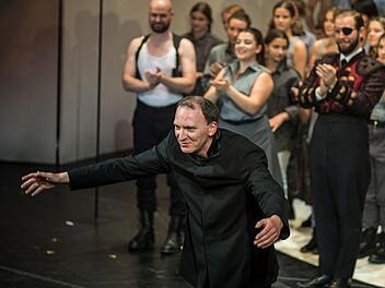 Souveräner Auftritt: Als GMD-Kandidat leitete Moritz Gnann eine Aufführung von Bizets Oper "Carmen" am Landestheater Coburg.Foto: Jochen Berger