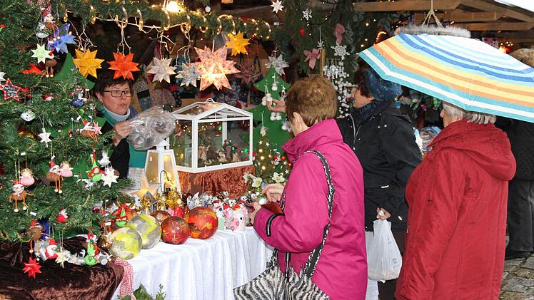Adventsmarkt Foto: Mathias Erlwein