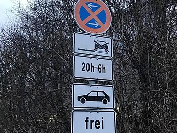 Dieses Halteverbot in der Forchheimer Bügstraße stellt eine ganz schöne Herausforderung dar.  Foto: privat