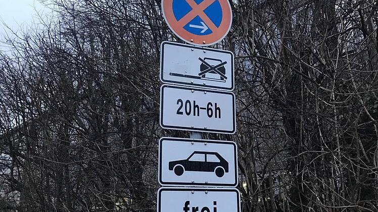 Dieses Halteverbot in der Forchheimer Bügstraße stellt eine ganz schöne Herausforderung dar.  Foto: privat