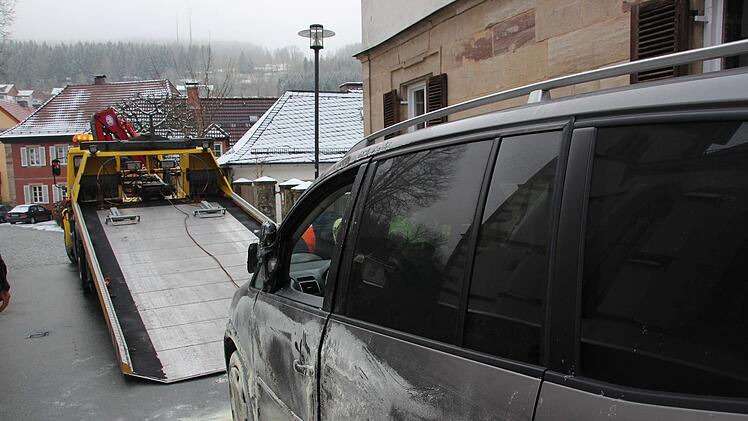 Der VW kurz vor seiner Fahrt auf den Abschleppwagen. Foto: Andreas Schmitt