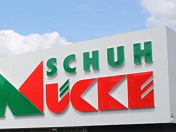 Schuh Mücke könnte früher in Rödental eröffnen, als Coburg und Neustadt lieb ist. Foto: CT-Archiv