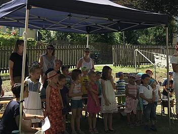 Kindergarten Pusteblume feiert Sommerfest