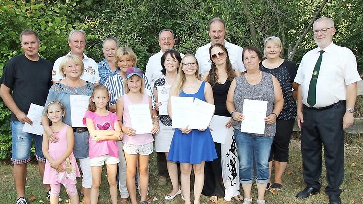 Die Ortsmeister im Schießen der Gemeinde Großheirath und Untersiemau Foto: Michael Stelzner