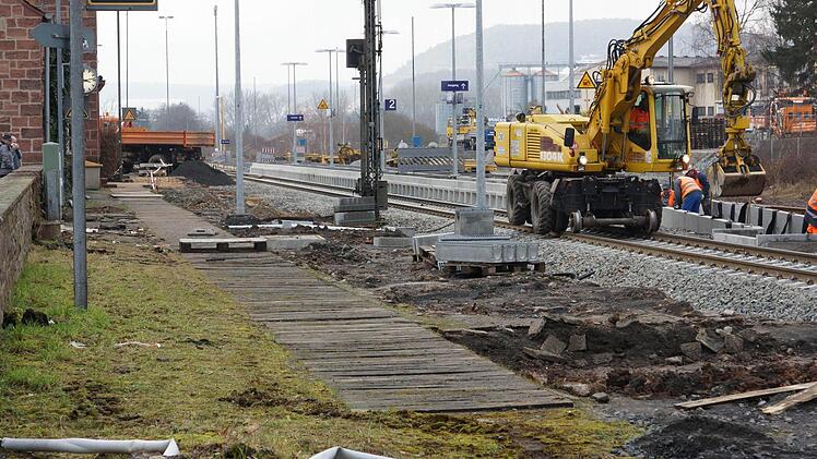 Platzwechsel: Die Fläche im Vordergrund wird zum Wartebereich.