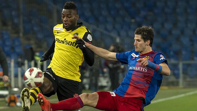 Innenverteidiger: Timm Klose (re., FC Basel); beim Club: 2011 bis 2013; Marktwert: 1 Mio. Euro (Maximum: 5,5 Mio./2013) Foto: Georgios Kefalas, dpa