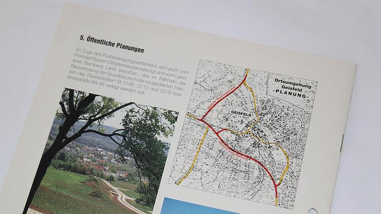 Bereits im Prospekt zur 1979 begonnen Flurbereinigung waren die Umgehungsstraßen zu sehen. Jetzt wurden eine Umgehung endgültig abgelehnt. Foto: Hans Kurz