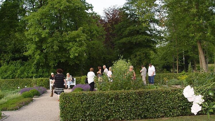 Im Kräutergarten. Foto: Brigitta Kempe-Wolf