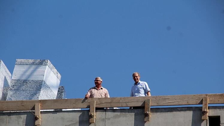Am Erweiterungsbau der Carl-Platz-Schule wurde Richtfest gefeiert.  Foto: Richard Sänger