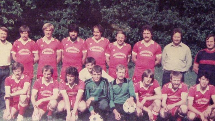 Die Meistermannschaft von 1983 unter Trainer Josef Zauner. Vereinsarchiv