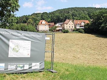 Am Metzdorfer Hang soll ein neues Wohngebiet entstehen, vor allem gegen die Dimension regt sich Widerstand.