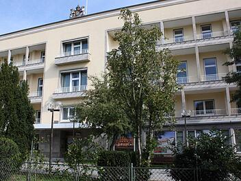 Das frühre Steigenberger Kurhaushotel steht seit langem leer. Foto: Edgar Bartl