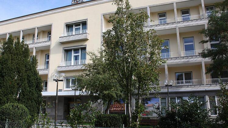 Das frühre Steigenberger Kurhaushotel steht seit langem leer. Foto: Edgar Bartl