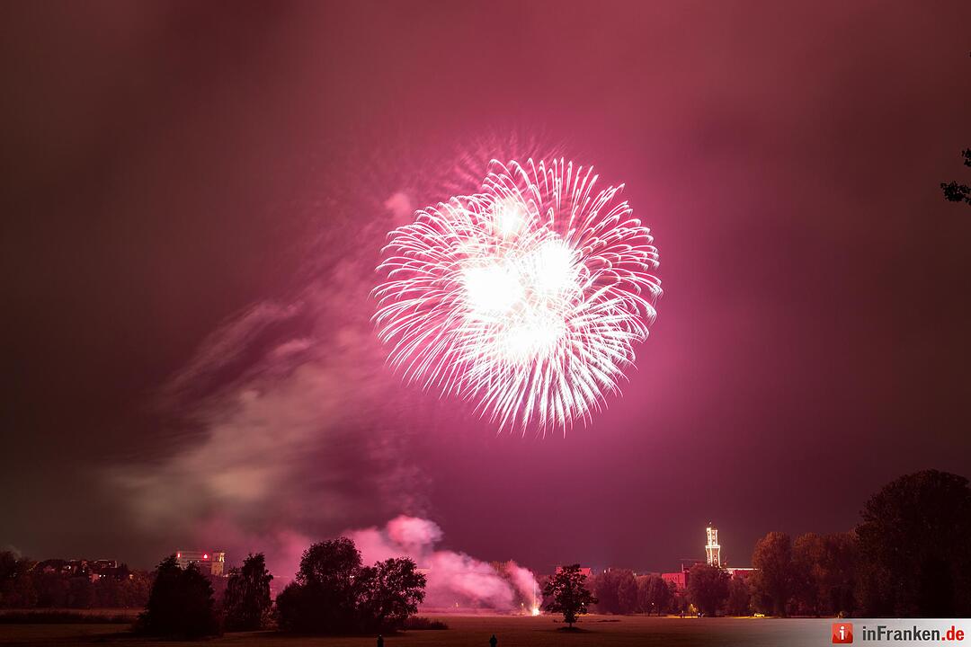 Abschlussfeuerwerk Michaelis Kirchweih 2015