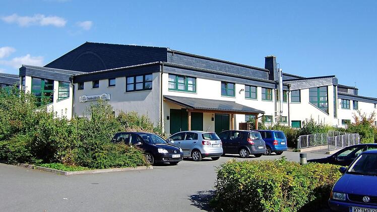 Dreh- und Angelpunkt des gesellschaftlichen Lebens in Nordhalben ist seit 25 Jahren die Nordwaldhalle. Foto: Norbert Neugebauer