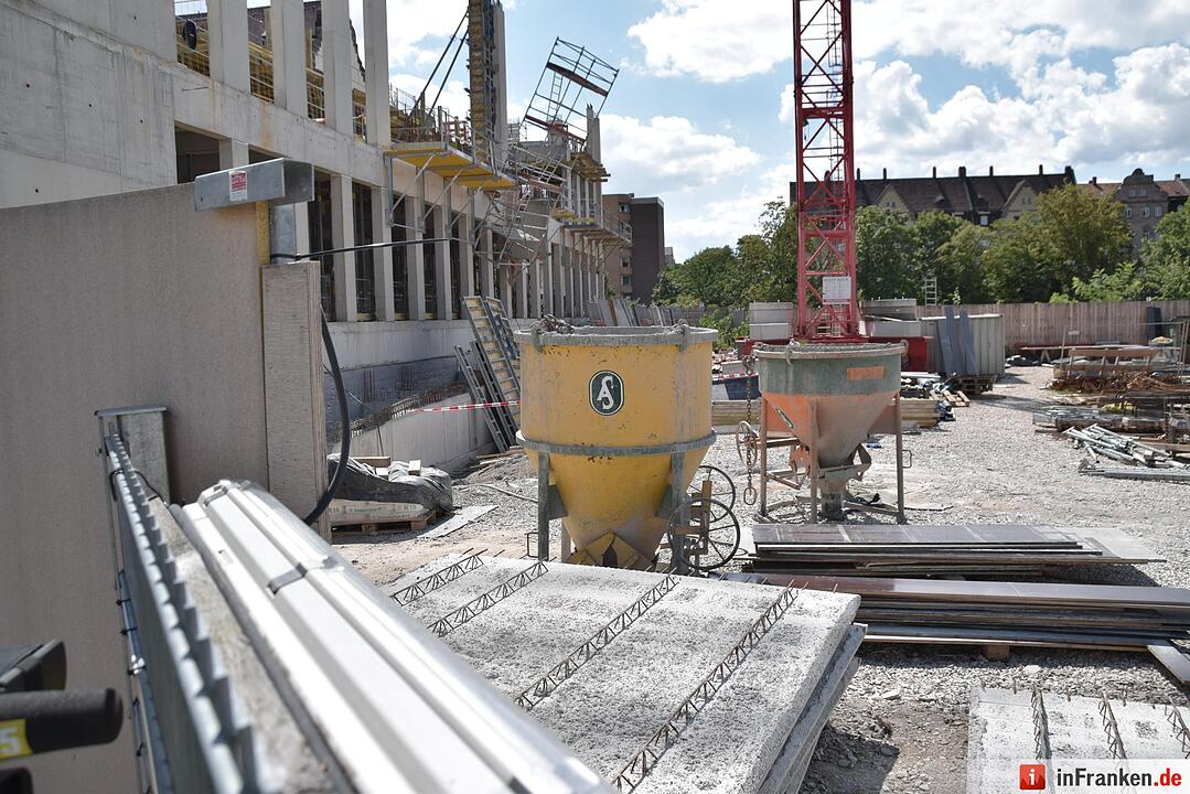 Arbeitsunfall in Nürnberg: Baugerüst stürzt ein