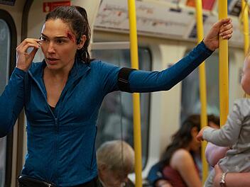 F&uuml;r den Action-Thriller "The Runner" musste Gal Gadot viel rennen, dabei brach sie sich beide F&uuml;&szlig;e.