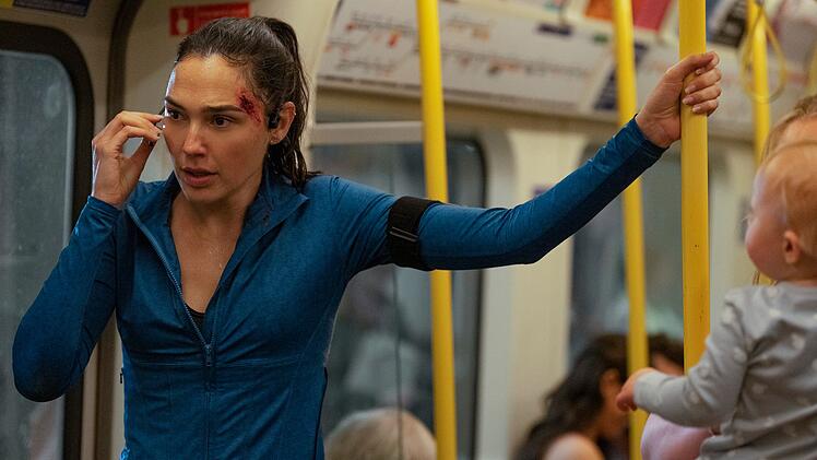 F&uuml;r den Action-Thriller "The Runner" musste Gal Gadot viel rennen, dabei brach sie sich beide F&uuml;&szlig;e.