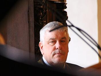 Ein nachdenklicher Oberbürgermeister Norbert Tessmer (SPD) während des Neujahrsempfangs am Samstag. Foto: Simone Bastian