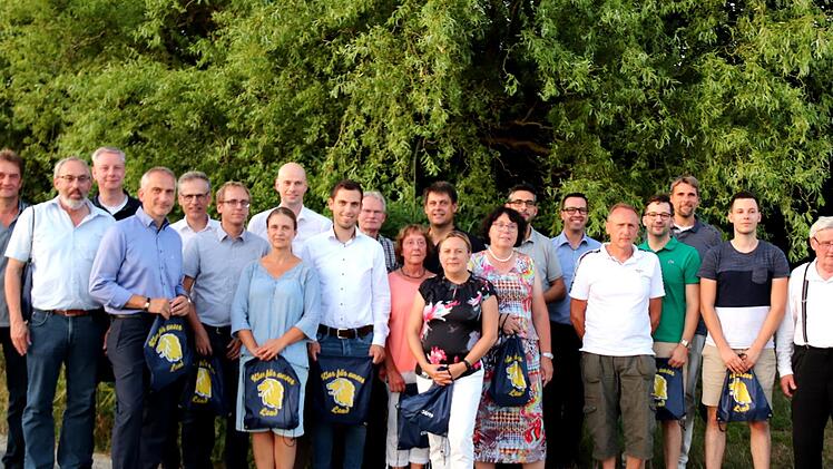 79 Prozent der CSU-Kandidaten sind männlich, der Altersdurchschnitt beträgt 44,6 Jahre.    Foto: Johanna Blum
