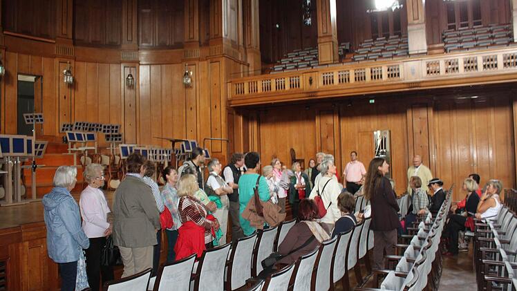 Auch dem Großen Saal des Regentenbaus galt eine Visite.