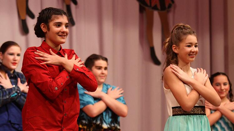 Showtanz der Brückenauer Teenies, das Musical Mama Mia. Foto: Thomas Dill