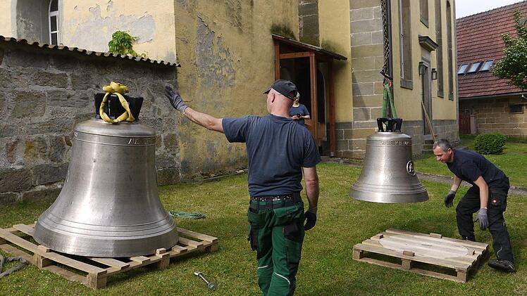 Impression vom Einbau der neuen Kirchenglocken in Gleußen.Berthold Köhler