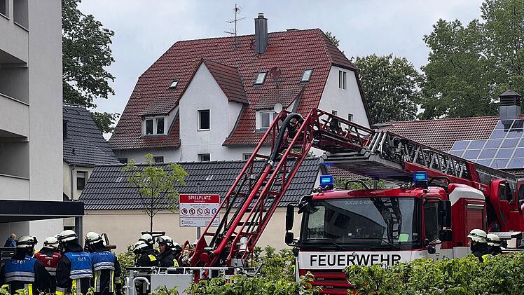 Wohnungsbrand in Nürnberg: Berufsfeuerwehr im Einsatz