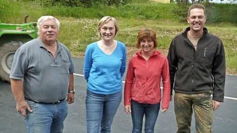 Vereinsvorstand für eine Sanierung: (von links): Berthold Kröckel, Dorothea Heuer-Kretschmer, Monika Knauer und Andreas Schmück. Es fehlt Bernd Müller (Kassier und Ortssprecher).
