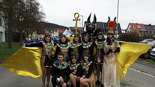 Mit vielen Fuß- und Musikgruppen
