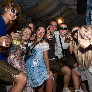 Das Herbstfest ist eröffnet.