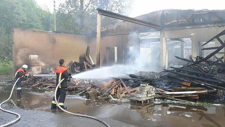 Einsatz bei einem Großbrand in Mostviel