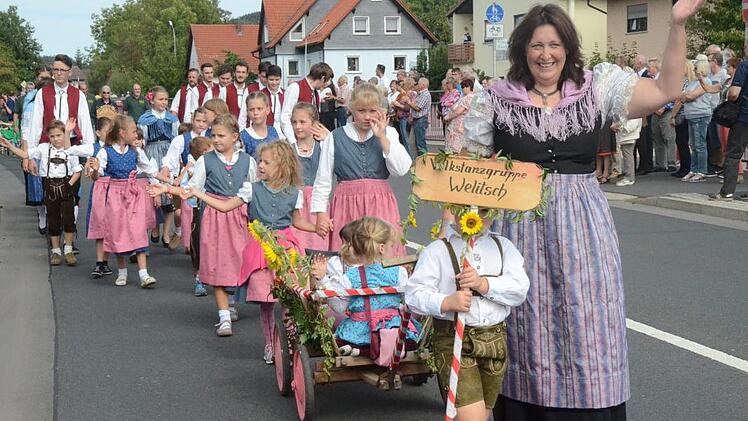 Auch die Volkstanzgruppe Welitsch lief mit. Foto: Karl-Heinz Hofmann