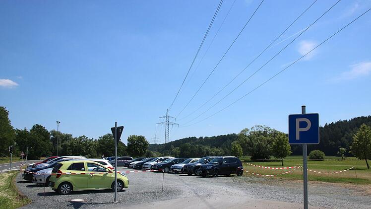 Nur einen Steinwurf  entfernt gibt es  ausreichend Parkplätze. Foto: Jürgen Gärtner
